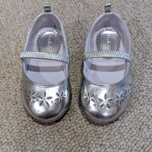 Size 5 Toddler Koala Kids silver flats.